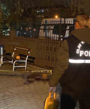 okul-bahcesindeki-korkunc-cinayet-evladim-oglunun-gozu-onunde-hunharca-katledildi-PmYG9EEw.jpg