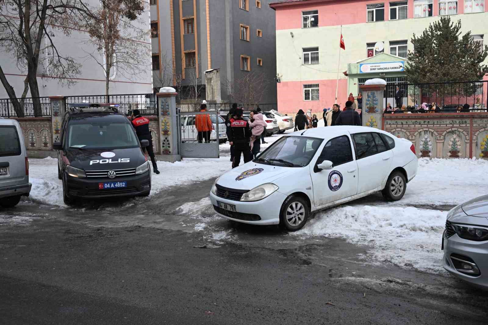 okul cevrelerinde guvenlik denetimleri suruyor 2 ai11NTAZ