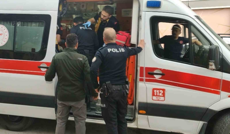 okul-cikisi-parkta-bicakli-kavga-2-cocuk-bicaklanarak-yaralandi-iXXCWdmY.jpg