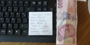 okul-koridorunda-para-buldu-aklina-ilk-gelen-hadisle-ogretmenler-odasinin-yolunu-tuttu-B5PjOII3.jpg