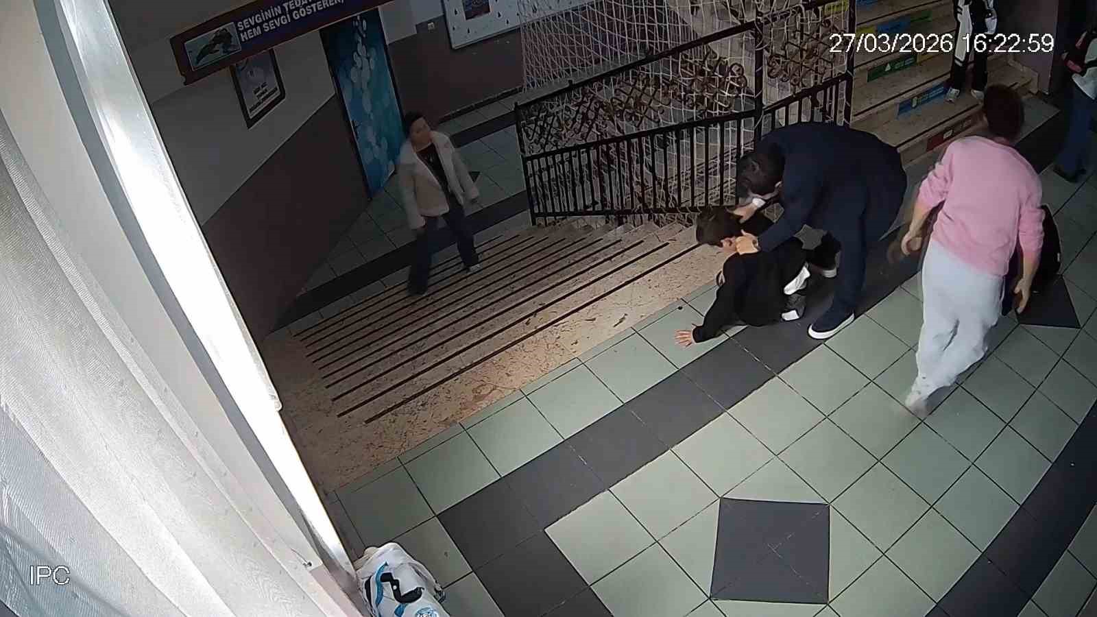okul mudurunden hayat kurtaran heimlich manevrasi 0 S9IVnDbe