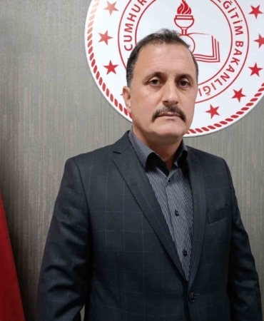 okul-mudurunun-unutamadigi-un-hatirasi-asrin-felaketi-yasandi-o-firinin-deposunda-tonlarca-un-enkazin-ScWfWcCk.jpg