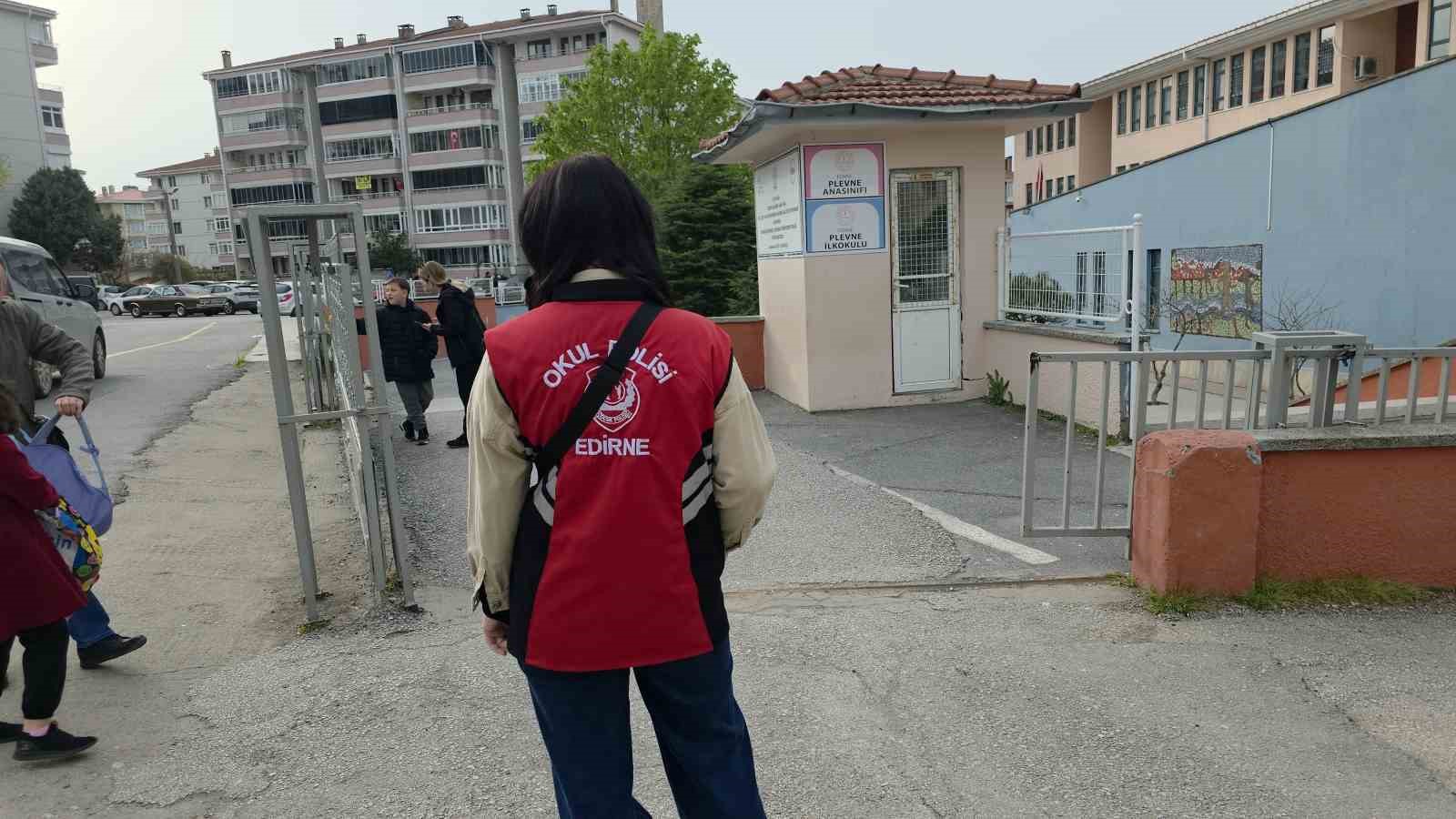 okul onlerinde siki denetim 2 OMUSfMtU