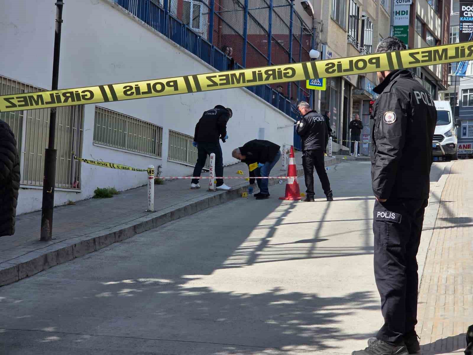 Okul önünde silahlı saldırı: 2 yaralı 9 okul onunde silahli saldiri 2 yarali 5 eAbDDKHk