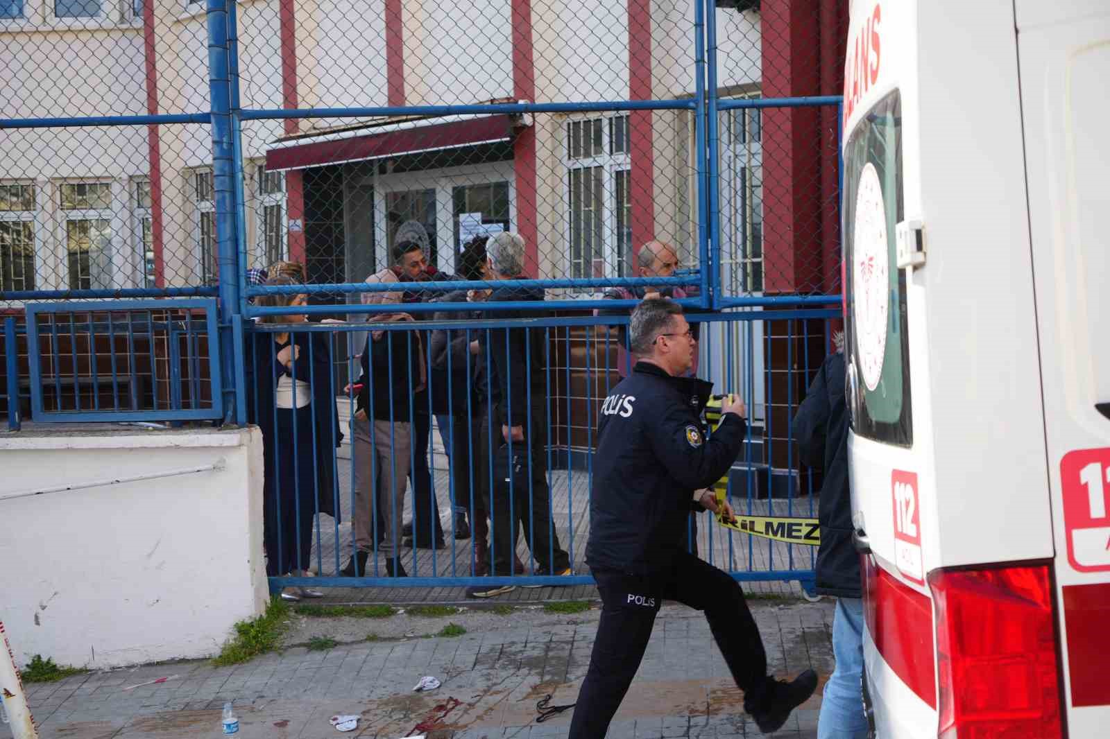 Okul önünde silahlı saldırı: 2 yaralı 10 okul onunde silahli saldiri 2 yarali 6 Yzd5rmDQ
