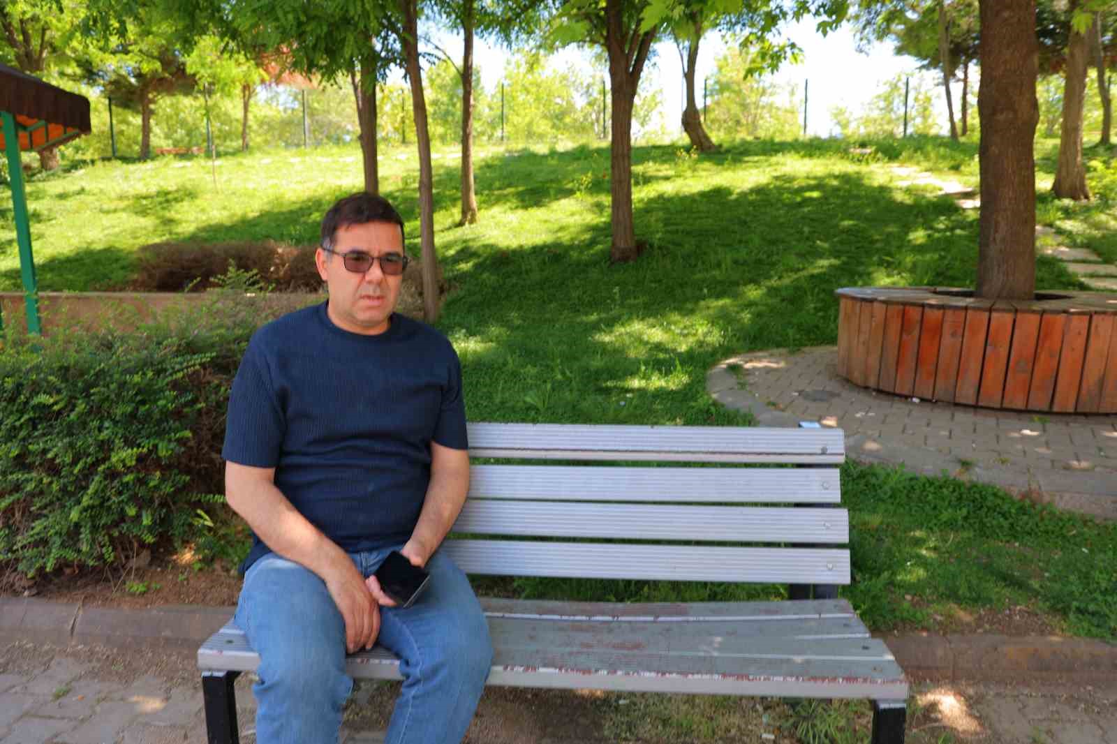 okul saldirisinda agir yaralanan mustafanin babasi elinden tutup eve goturmeyi dusunuyoruz 2 Fy6A8SAH