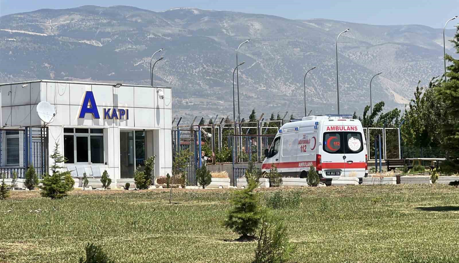 okul saldirisinda agir yaralanan ogrenci ambulans ucakla ankaraya sevk edildi 2