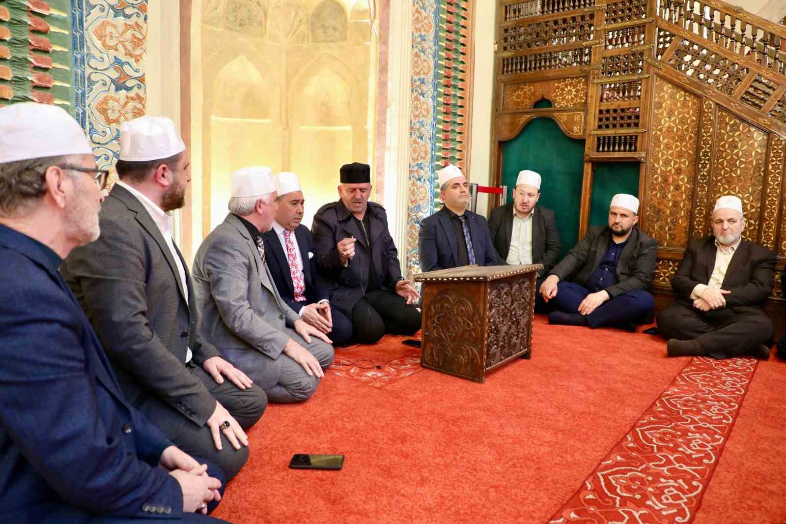 okul saldirisinda hayatini kaybeden ogretmen ve ogrencileri icin mevlit okutuldu 1 iEThOHnR
