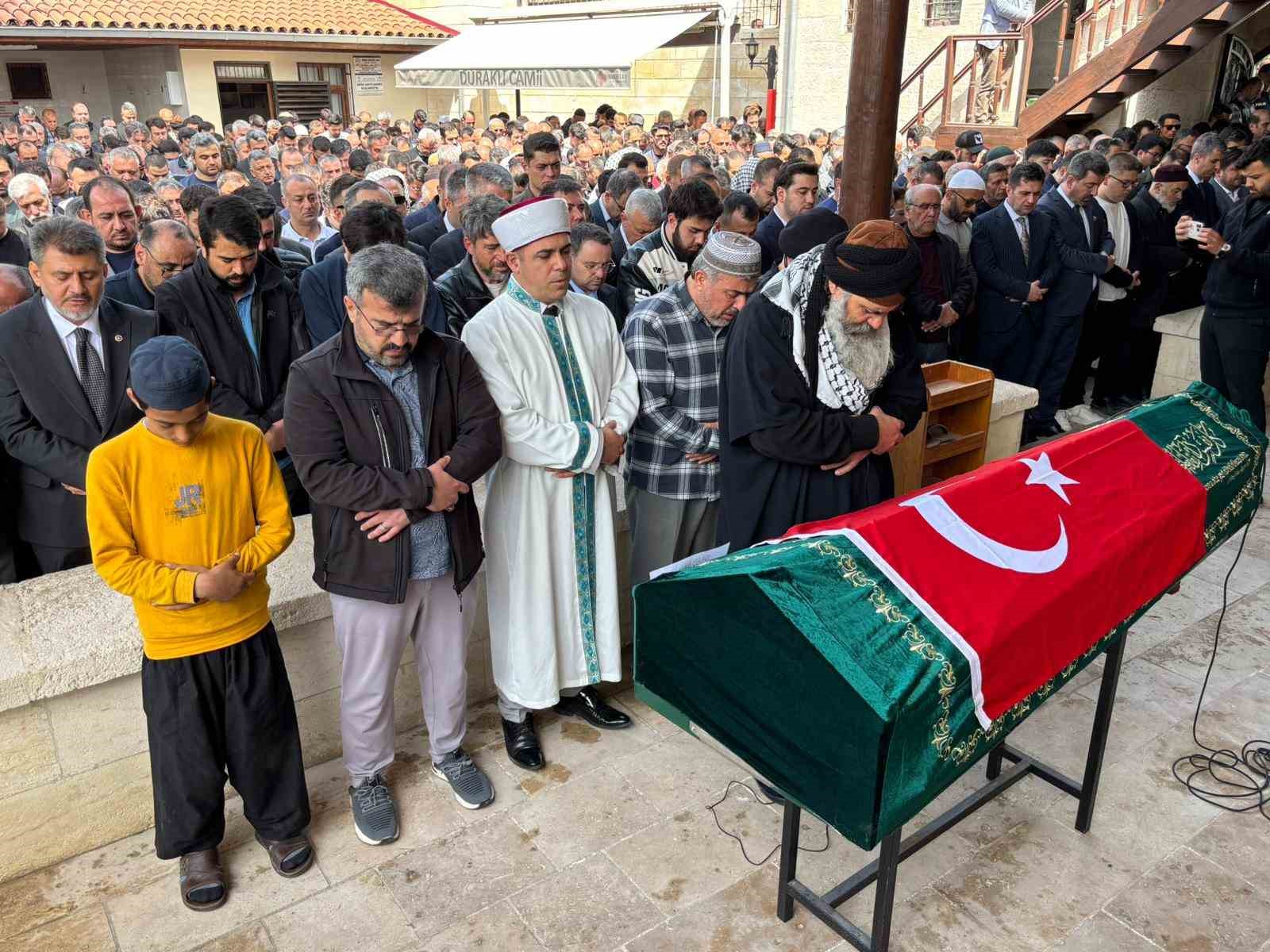 okul saldirisinda hayatini kaybeden suranur son yolculuguna ugurlandi 5 Iqgbq12t