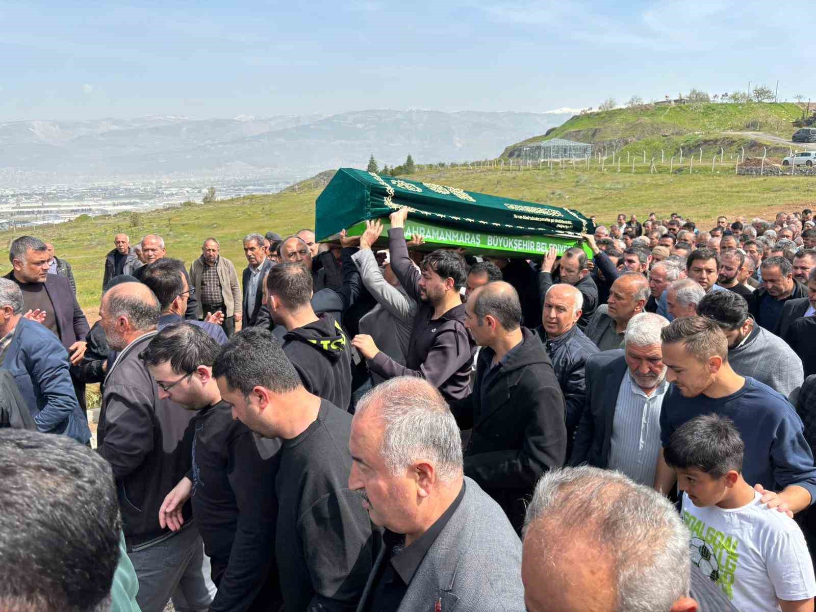 okul saldirisinda hayatini kaybeden yusuf tarik son yolculuguna ugurlandi 1 1NypcpPB