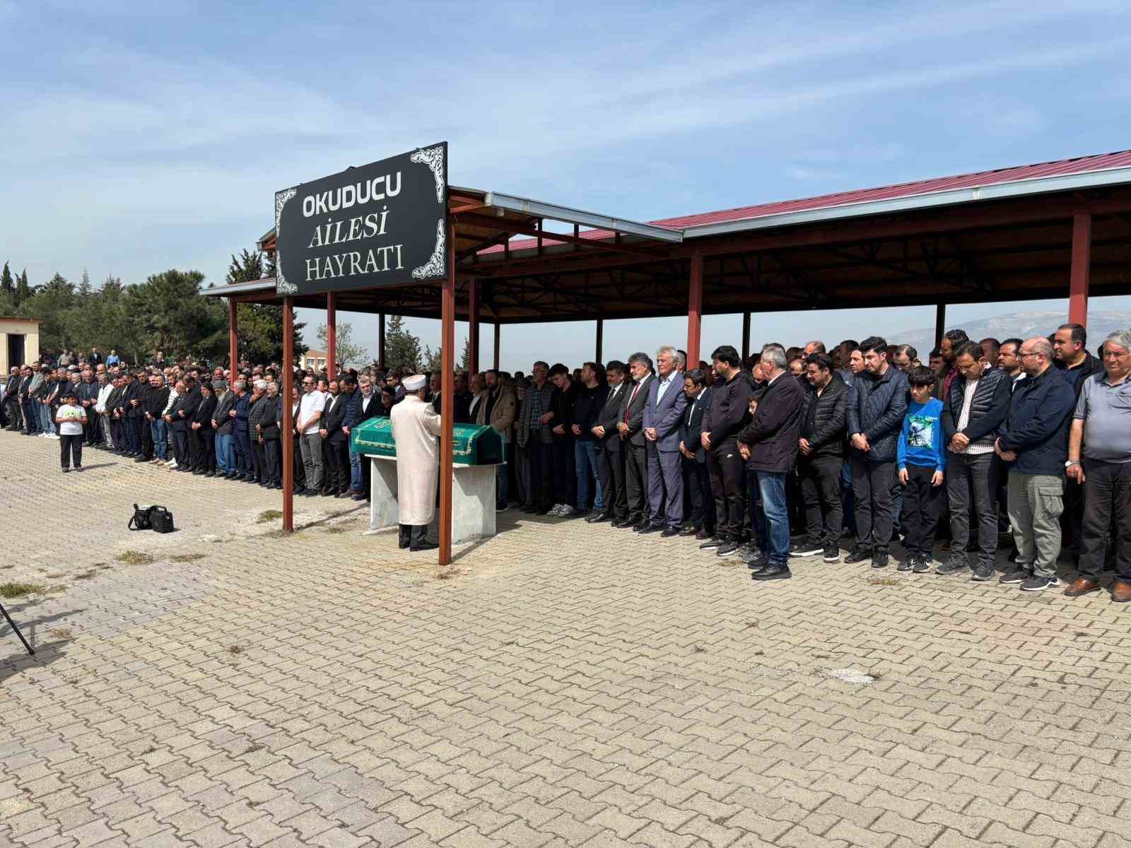 okul saldirisinda hayatini kaybeden yusuf tarik son yolculuguna ugurlandi 4 eHRdi5Ca