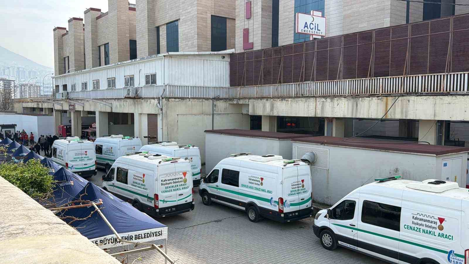 okul saldirisinda hayatini kaybedenlerin cenazeleri ailelerine teslim edilmeye baslandi 2 c6r22By7