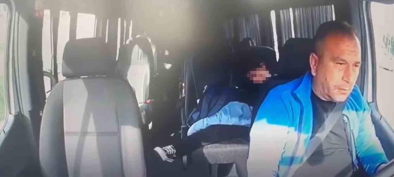 okul servisi ile kamyonet kafa kafaya carpisti emniyet kemeri takili olmayan ogrenci koridora uctu YPW3BTyw