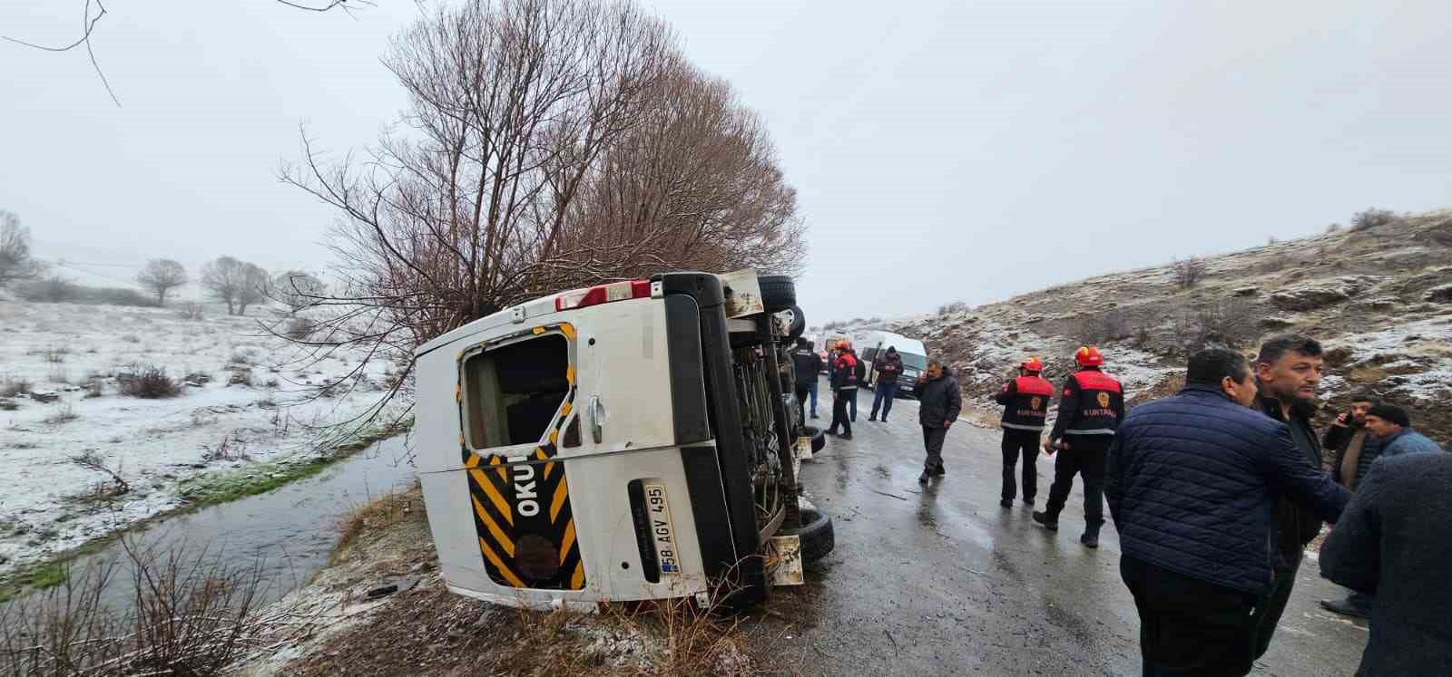 okul servisi yan yatti 14u ogrenci 15 kisi yaralandi 3