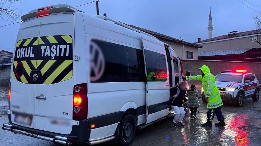 Okul zili yeniden çaldı, jandarmadan öğrencilere trafik güvenliği denetimi 5 okul zili yeniden caldi jandarmadan ogrencilere trafik guvenligi denetimi 1 hKKeYqOq