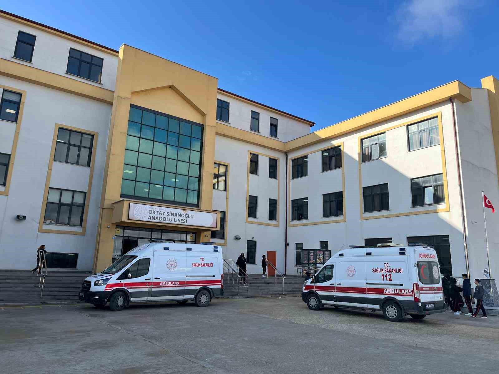 okula getirilen yemekten 5 ogrenci zehirlendi 0 cNeywktJ