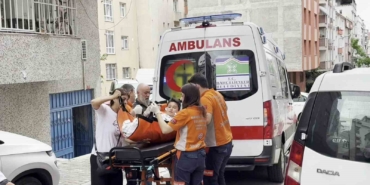 okula-gitmekte-zorlaninca-sinava-girecegi-okula-ambulans-ile-goturuldu-J5g1XhLz.jpg
