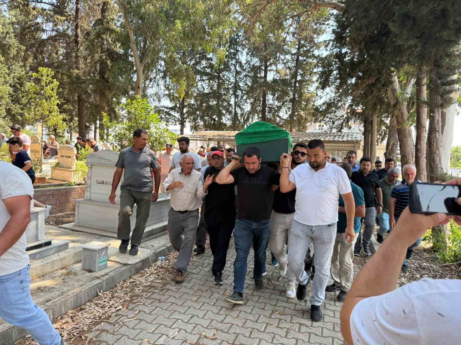 okula goturdugu 16 yasindaki kizini kazada kaybetmisti acisina dayanamayip vefat etti 2 9ftCRj6R
