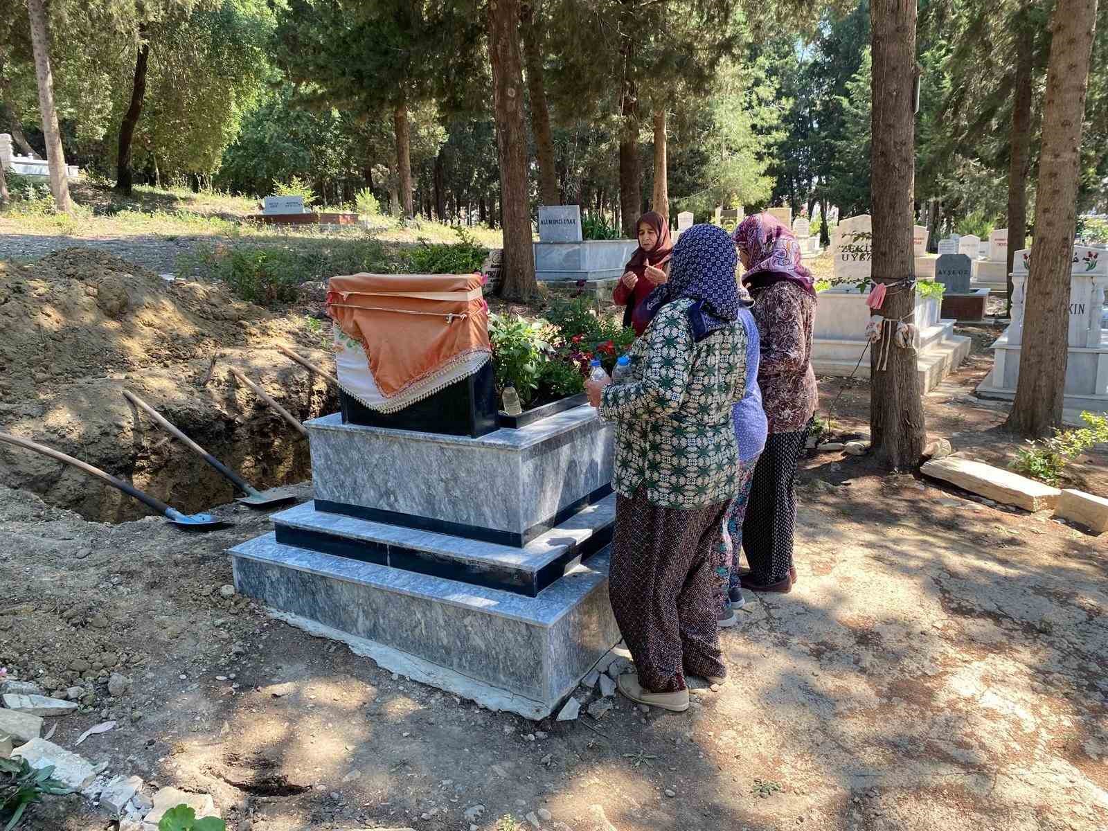 okula goturdugu 16 yasindaki kizini kazada kaybetmisti acisina dayanamayip vefat etti 3