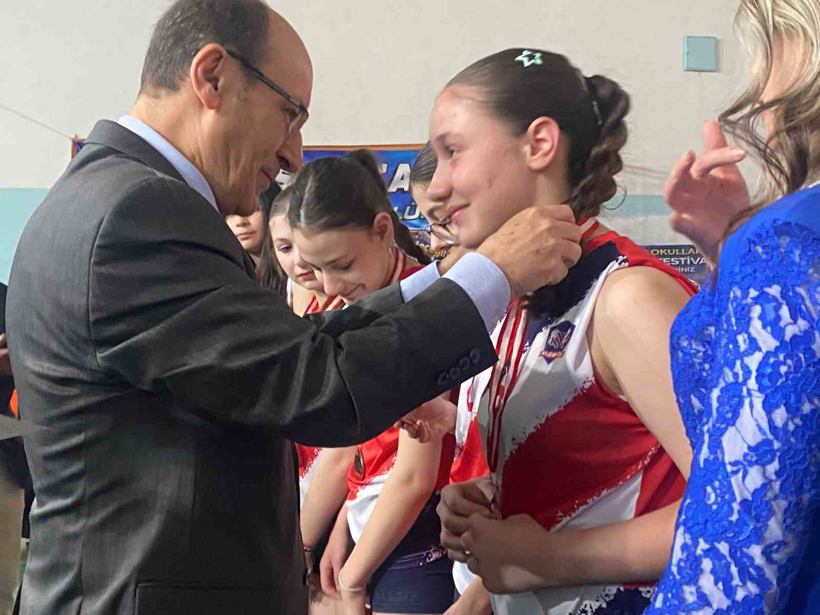 okullar arasi spor festivali coskusu oduller sahiplerini buldu 1