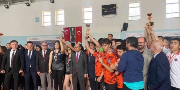 okullar-arasi-spor-festivali-coskusu-oduller-sahiplerini-buldu-8CyaXEy7.jpg