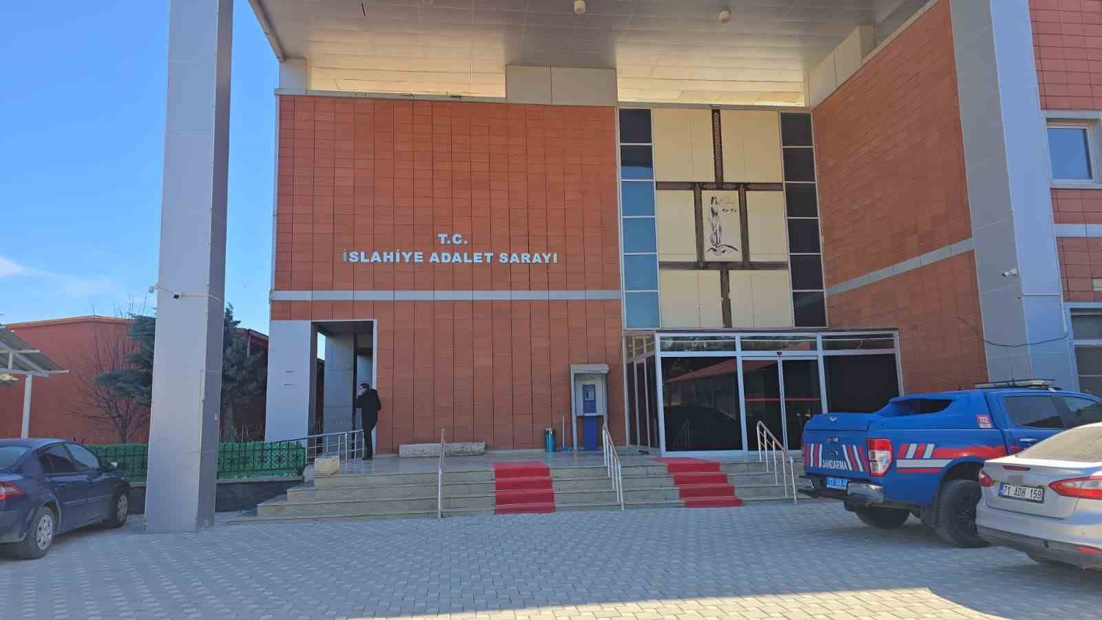 okullar degil yargi makamlari hedef alinmali diyen sahis tutuklandi 2