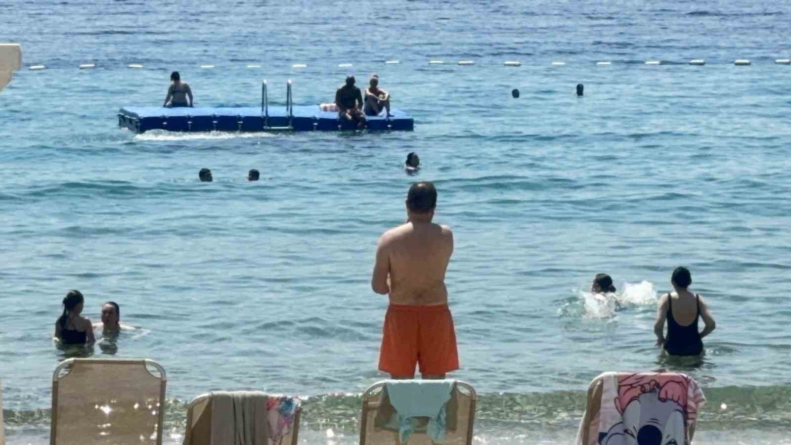 okullar kapandi bodrum sahilleri doldu 0 9rFGbwgp