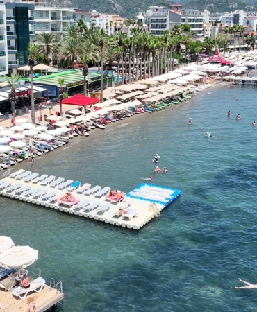 okullar-tatil-oldu-marmaris-sahilleri-dolmaya-basladi-8a2fDE13.jpg