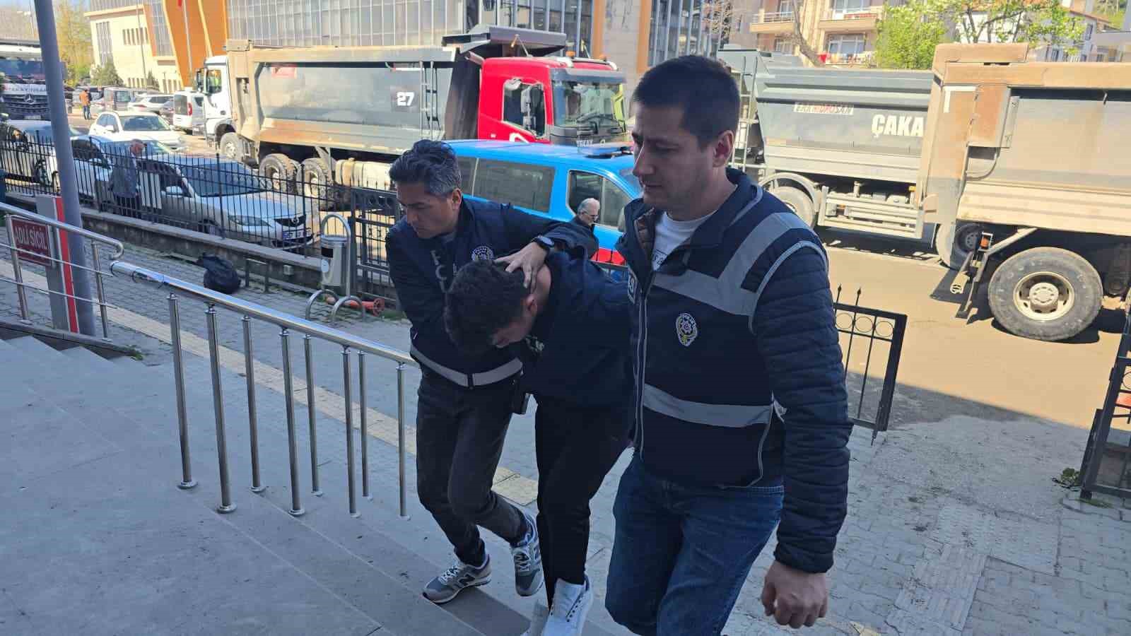 okullarda eylem yapacagi iddiasiyla gozaltina alinan supheli adliyeye sevk edildi 2 mTvkgK5m