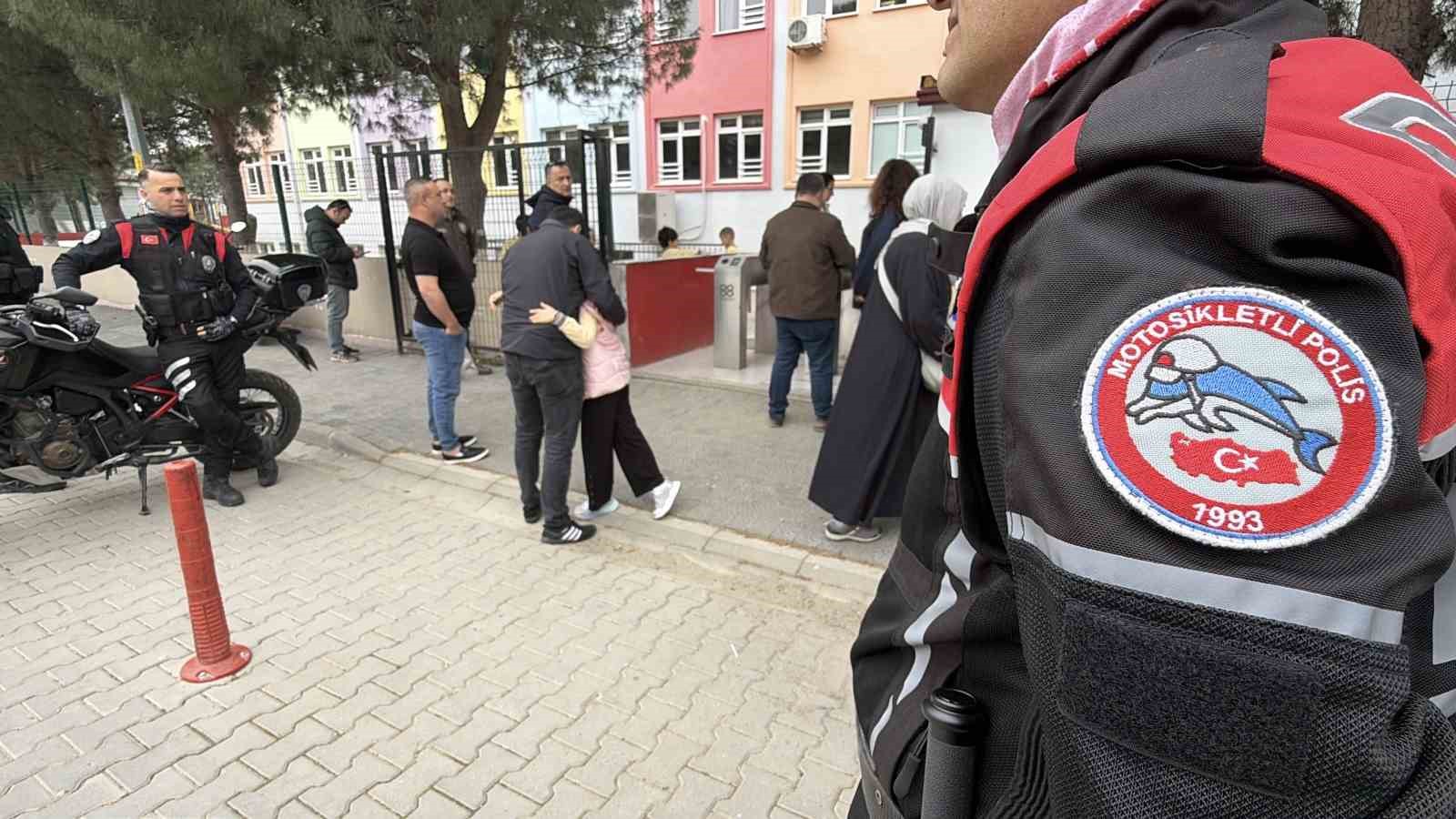 okullarda huzurun ve guvenligin saglanmasi icin ekipler gorev basinda 1 FBFbr2eG