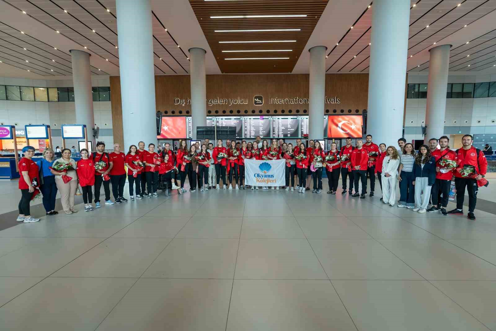 okyanus koleji kiz voleybol milli takimi dunya ikincisi oldu 2 QBE3B9Ez