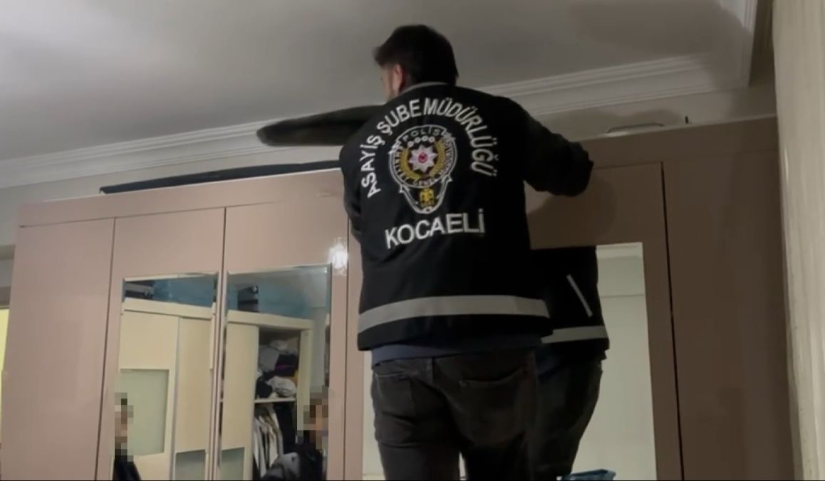 oldurdugu kadinin 3 altin bilezigini bozdurup parayi boyle teslim aldi 3 llPJHKFV