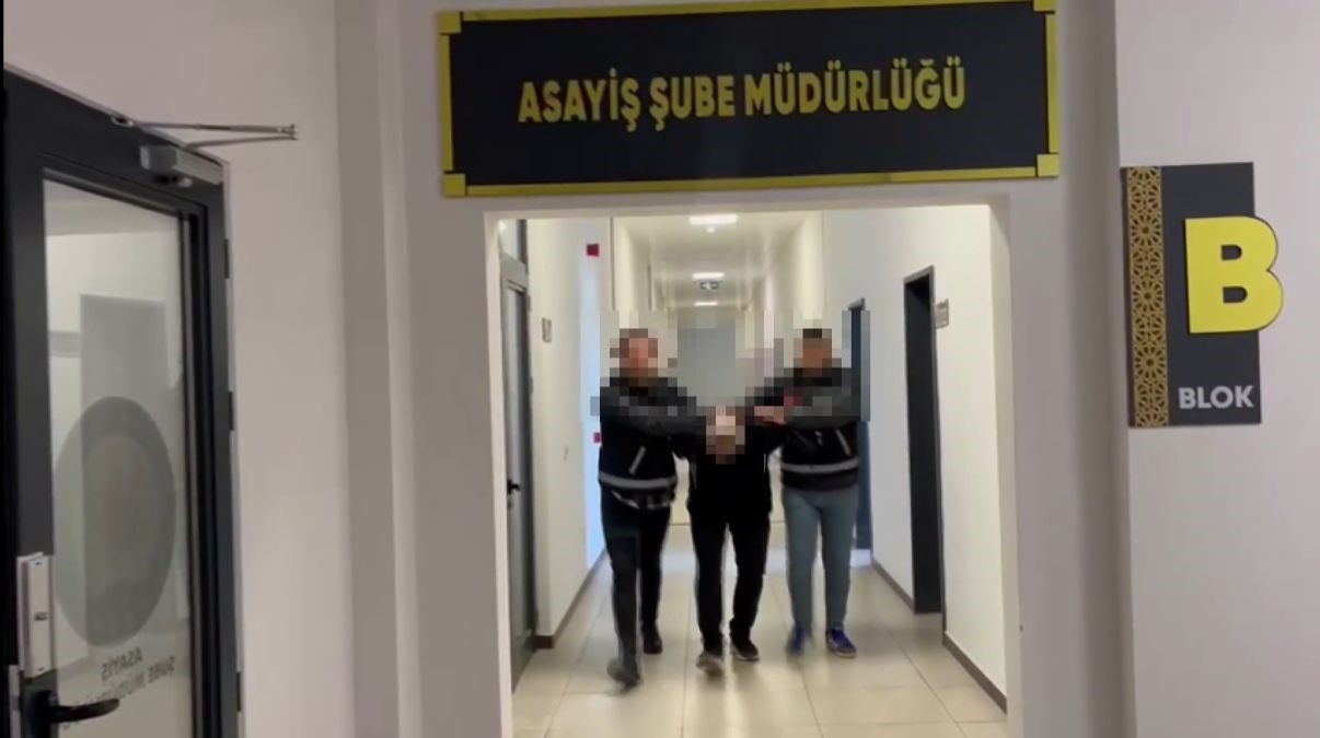 oldurdugu kadinin 3 altin bilezigini bozdurup parayi boyle teslim aldi 5 k5nugRRt
