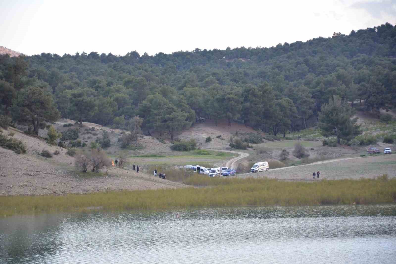 oldurulup yakilan kubra yapicinin cesedinin bir bolumu korkuteli barajinda araniyor 1 3DGTZVtm