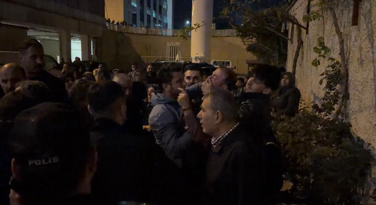 Ölenlerin yakınlarından Vali Ünlüer’e tepki 4 olenlerin yakinlarindan vali unluere tepki 0 VrDP1vB8