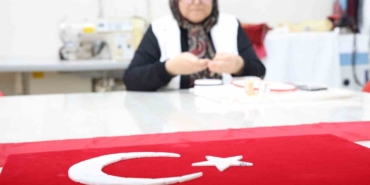 olgunlasma-enstitusunde-cumhuriyetin-102-yilina-ozel-bayrak-temali-eserler-islendi-eDtk5a1l.jpg