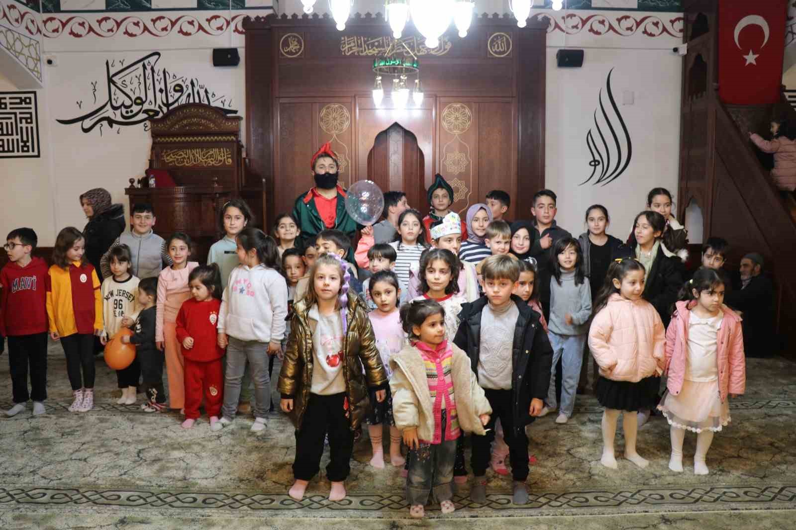oltuda miniklere hos geldin ramazan programi 1 eYhW4XkB