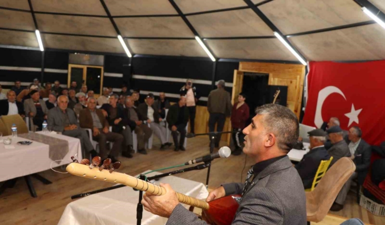 oltulu-asik-mevlut-ihsani-anildi-zlC2dOR4.jpg