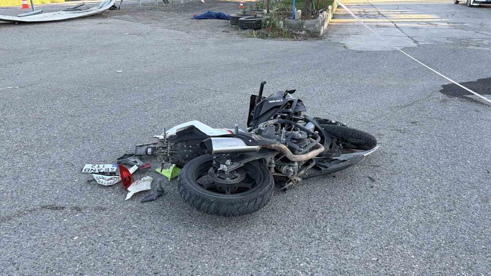 olum virajinda motosiklet takla atti 1 olu 2 7DbVeLig