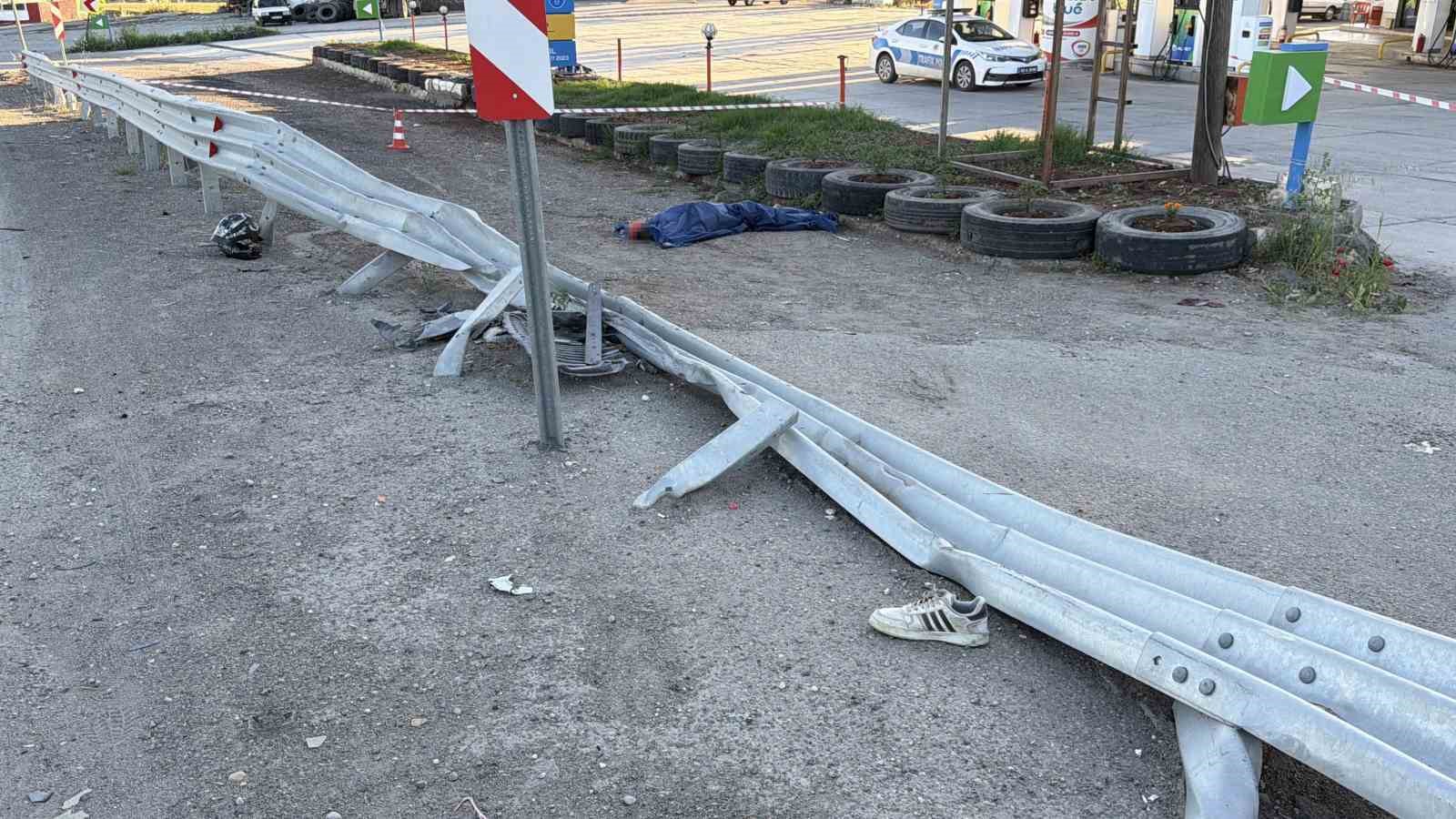 olum virajinda motosiklet takla atti 1 olu 4 T4Bk1uS1