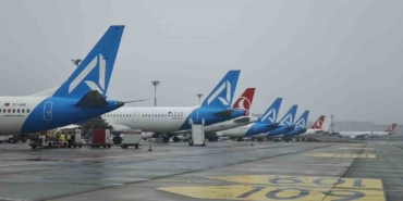 olumsuz-hava-sartlarina-ragmen-iga-istanbul-havalimaninda-operasyonlar-devam-ediyor-VvHEpuTY.jpg