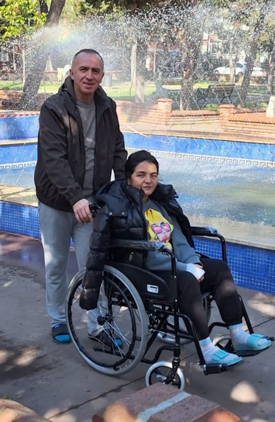 olumun kiyisindan donen esinin mucadelesini kitaplastirdi 1 5r5uLj3m