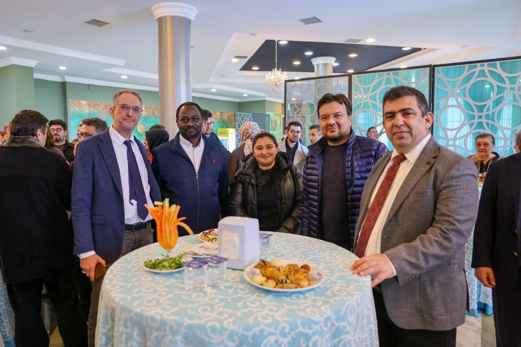 omude 2025 yilinin one cikan akademik basarilari odullendirildi 2 PWObFSuW