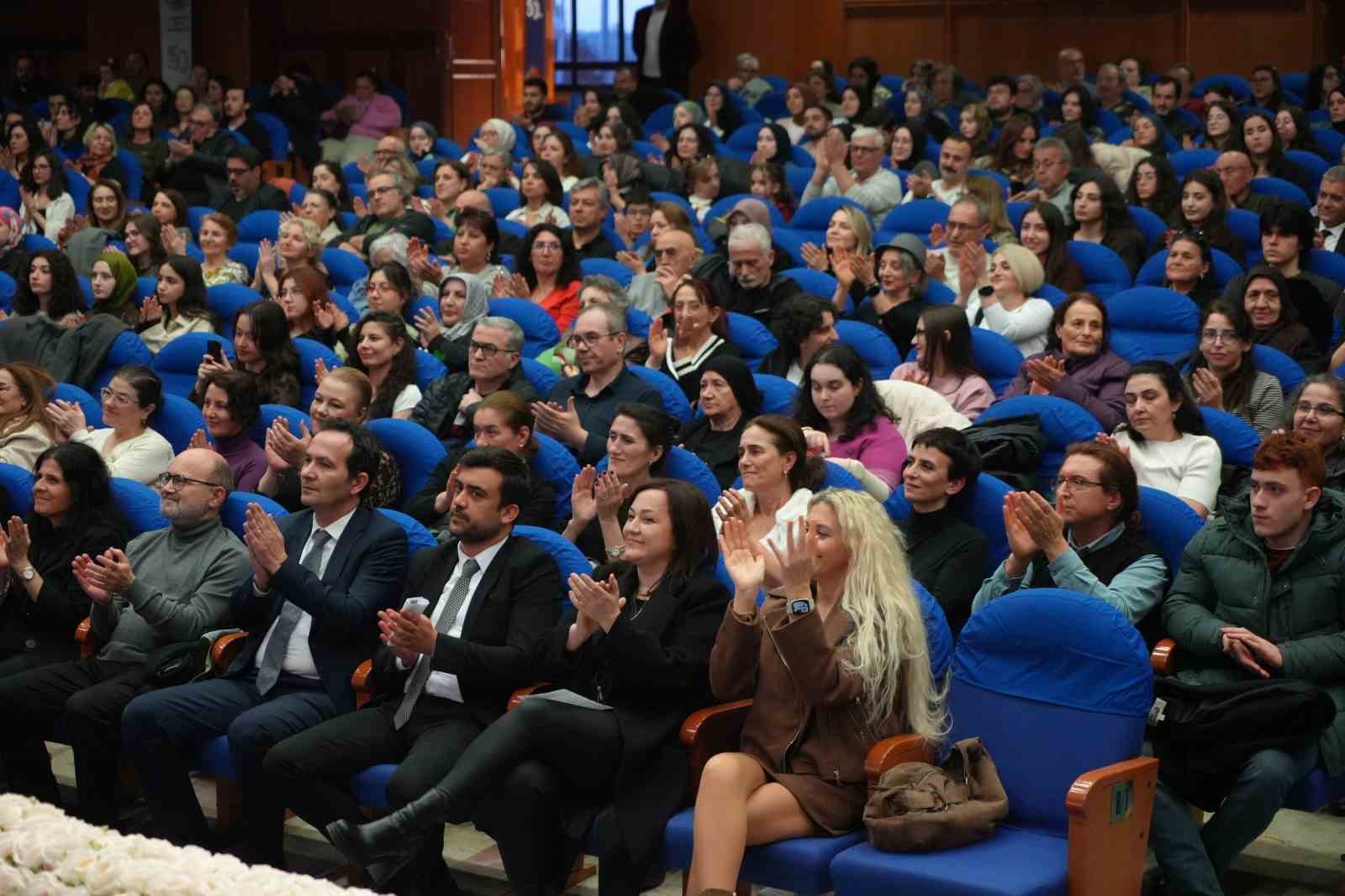 omukam kadinlar korosundan miras konseri 2 MUUi242u