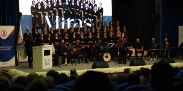 omukam-kadinlar-korosundan-miras-konseri-btJtRv37.jpg