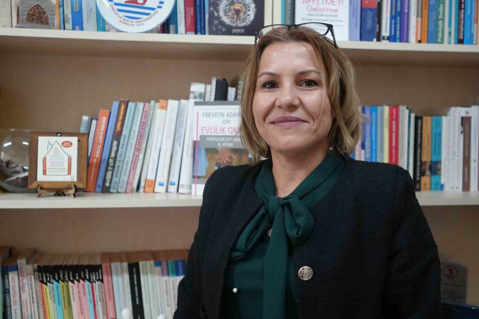 omulu akademisyen acikladi iliskileri buyuk jestler degil kucuk anlar ayakta tutuyor 0 7we4H74z
