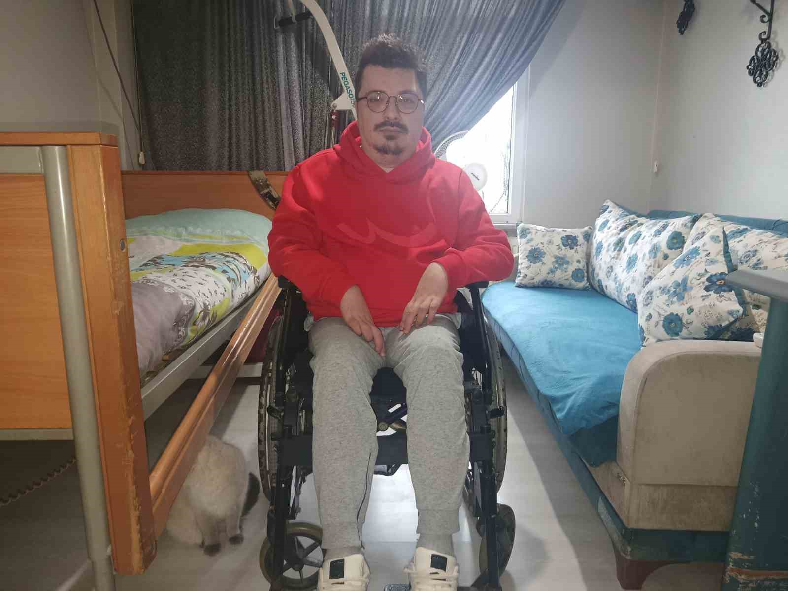 omurilik felci geciren stikman lakapli gunal sen elon muskun tedavisiyle tekrar yurumek istiyor 0 rbFjLL46