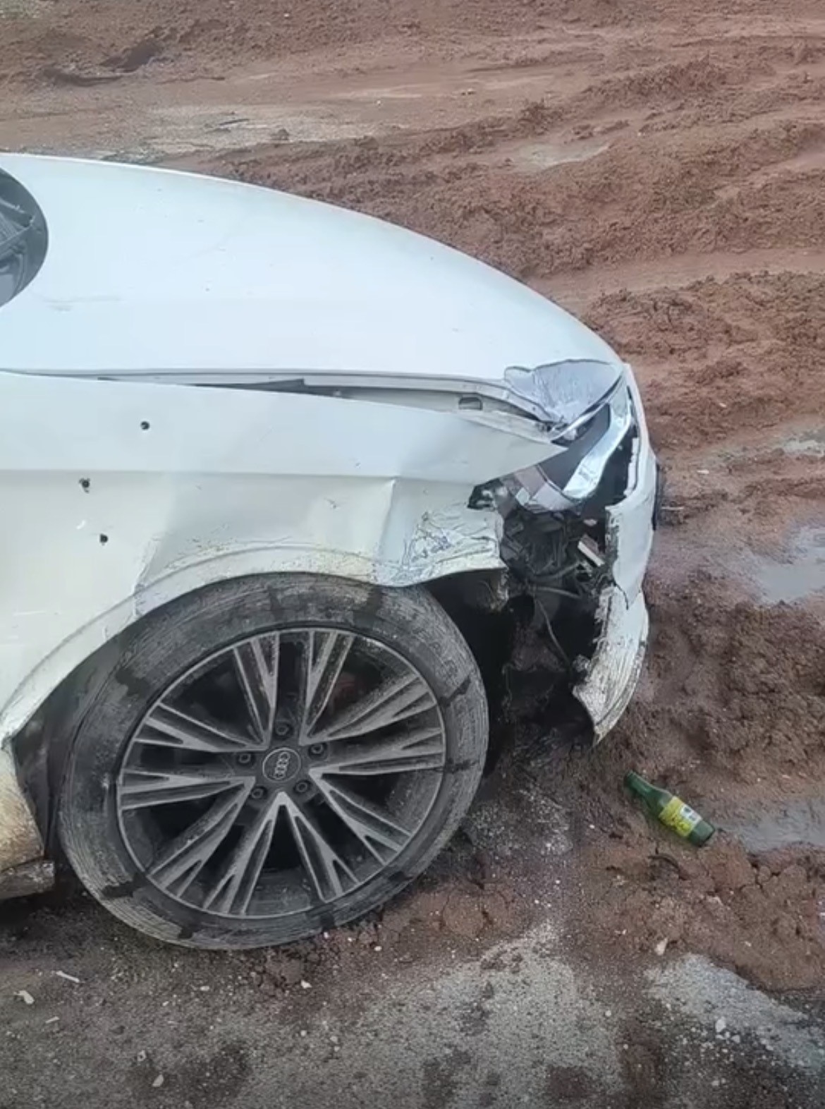 once alkol aldilar sonra bindikleri otomobili kursun yagmuruna tuttular 4 Jlq9Oe93