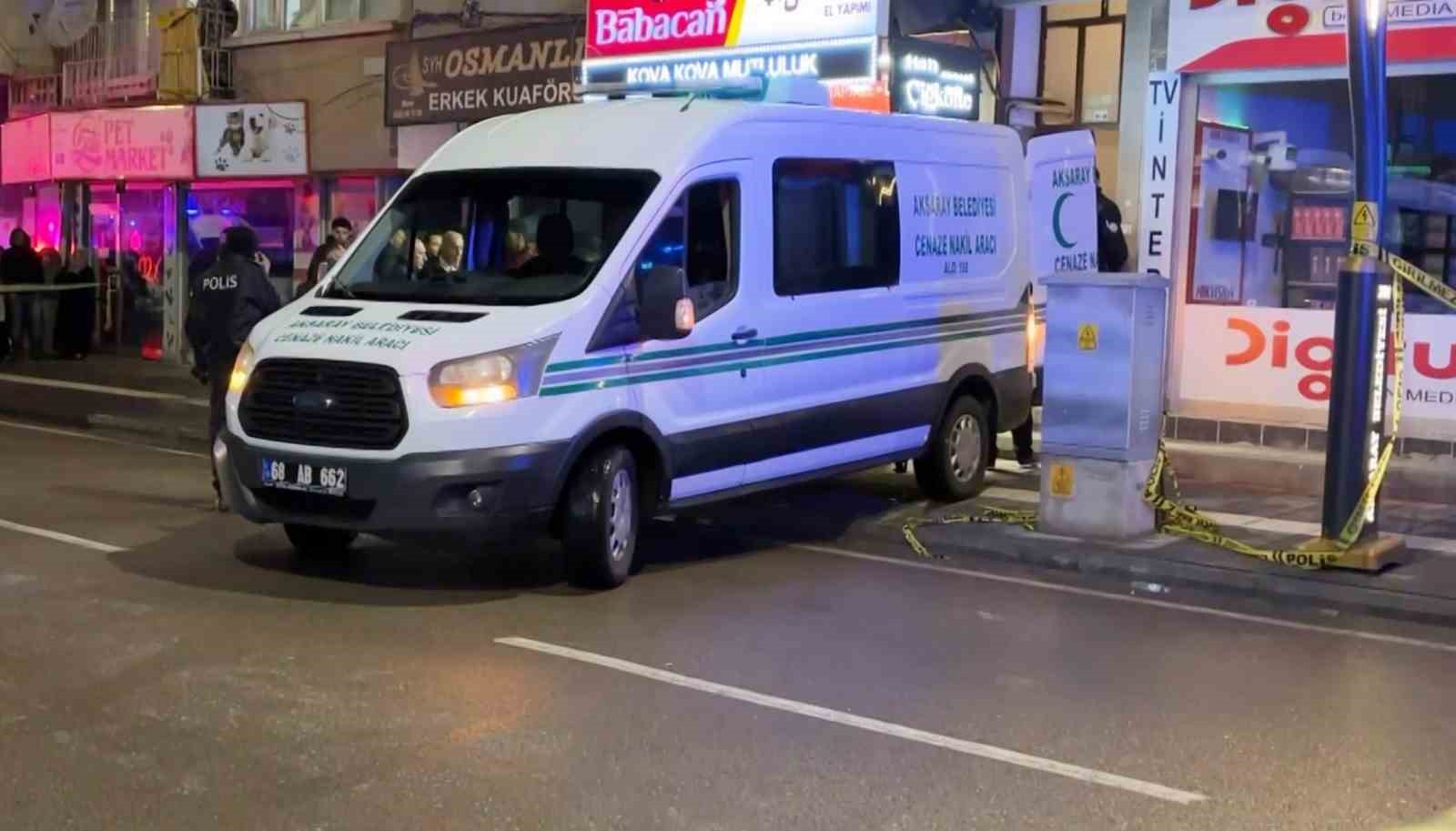 once eski esini ve kuzenini ardindan kendini vurdu 3 olu 5 q4VKfd7C