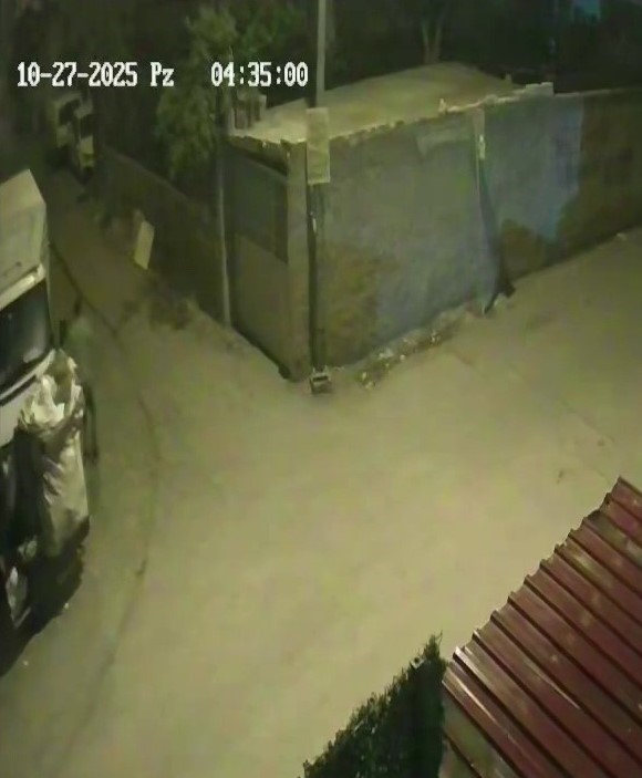 Önce güvenlik kamerasına sonra polise yakalanan hırsız tutuklandı 5 once guvenlik kamerasina sonra polise yakalanan hirsiz tutuklandi 1 H66GmliS